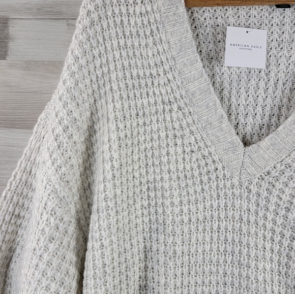 American Eagle Oversized Knit V Neck Light Gray Melange Sweater Large NWT - Picture 11 of 16